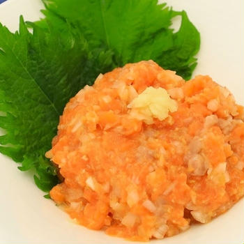 丼やおつまみに最高! ! サーモンのなめろう (レシピ)