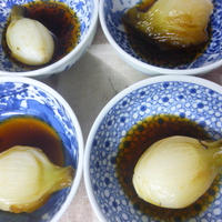 丸ごと新玉ねぎの♪まぐろ出汁煮♪～桜の塩漬けも★