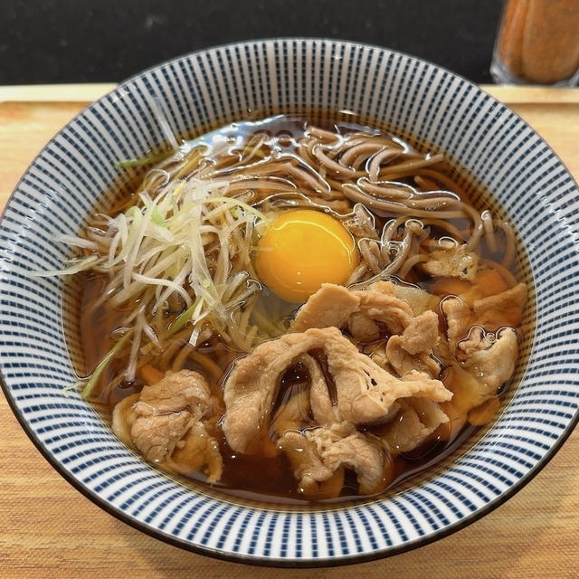 立ち蕎麦行脚「蕎麦29東京の月見肉そば」