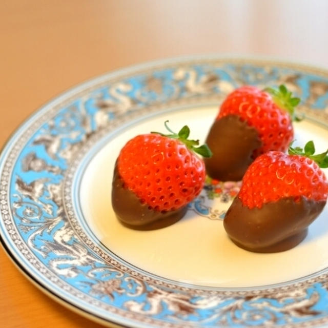 ■簡単テンパリングで、バレンタイン用に夫の好きないちごチョコレートを作りました。