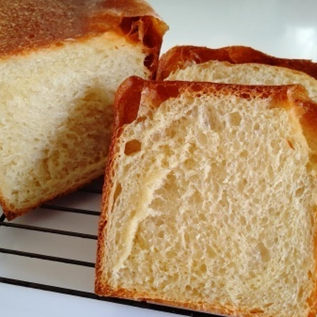 ブリオッシュ食パンとベーグル by レーズン酵母