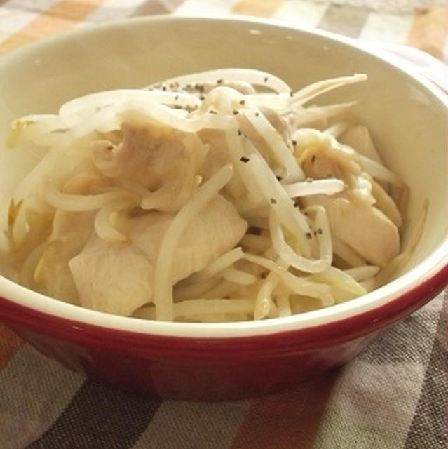 鶏むね肉ともやしのスタミナ蒸し