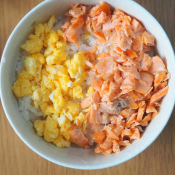 【ふるさと納税の鮭で適当お昼ご飯】手抜きで節約