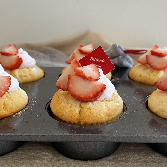 フレッシュないちごをたっぷり乗せて🍓🍓【チーズケーキマフィン】