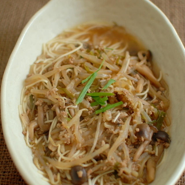 もやしとニラのスープを使ったラーメン