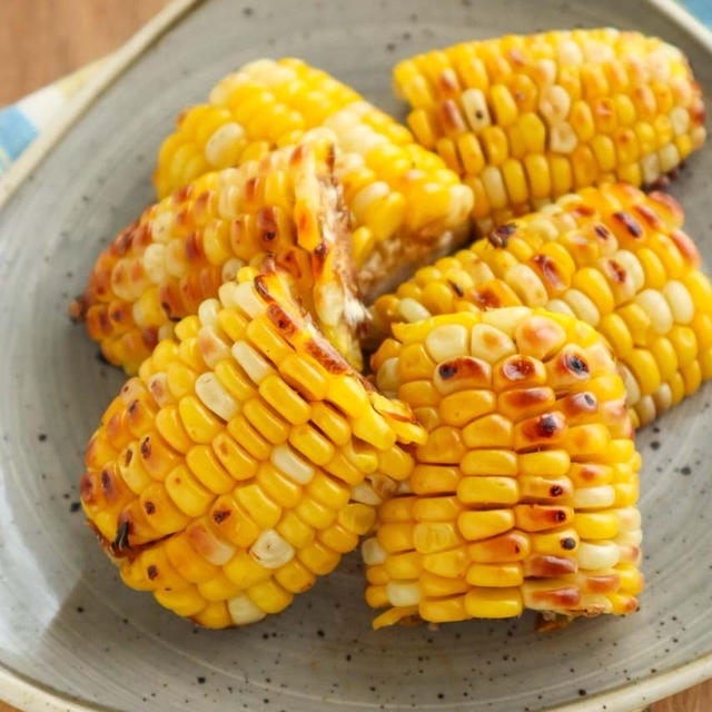 ＊【レシピ】シンプルが最高！トースターで作る『焼きとうもろこし』＊