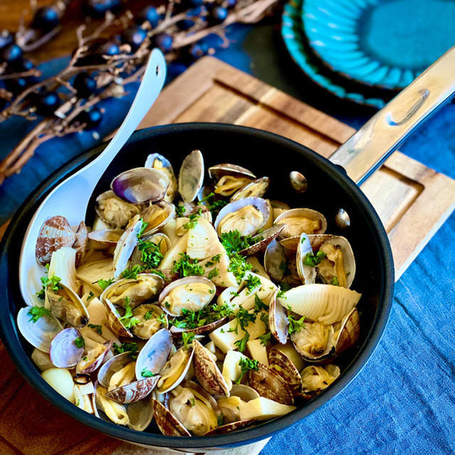 美味しい！が満載♡春の旬食材の掛け合わせ！﻿脱マンネリ筍レシピ【アサリとタケノコの酒蒸し﻿】