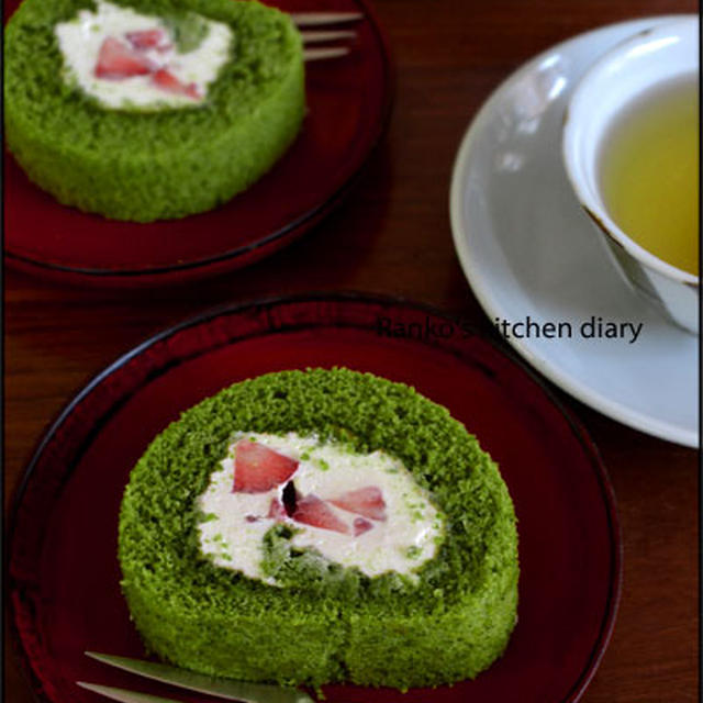 抹茶苺ロールケーキ