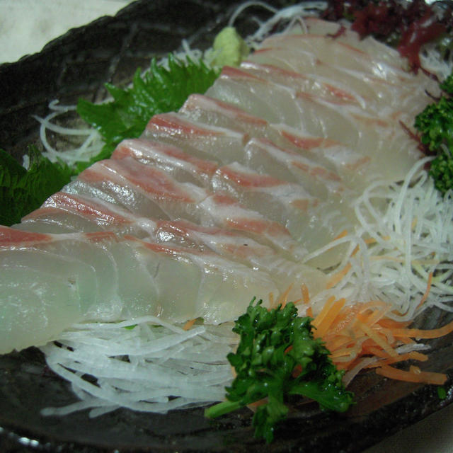 タイのお刺身と純米酒・魚沼