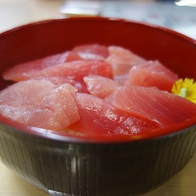 まぐろ丼☆東洋最大級の塩釜市場の紹介