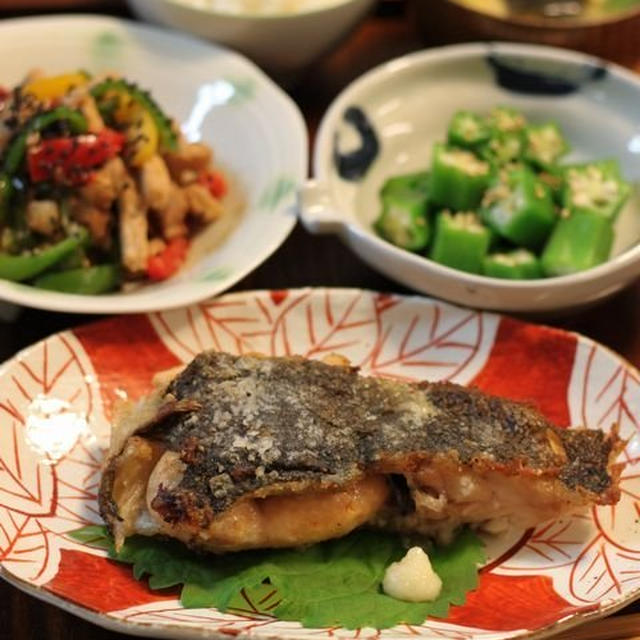 和風スパイスでさっぱり　　豚肉とパプリカのカラフルしょうが焼き♪