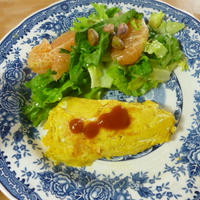 「スパイシー★オムレツ＆フルーツサラダ」で朝ごはん