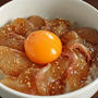 宴会の残り物と炊きたてご飯で「鯛めし」