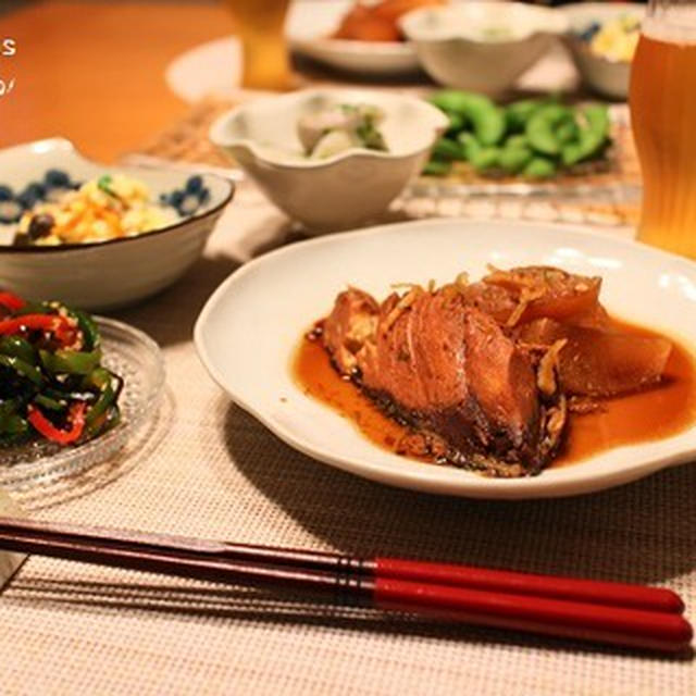 ストウブで『鰤アラ大根』と『小さいおかず』の献立。