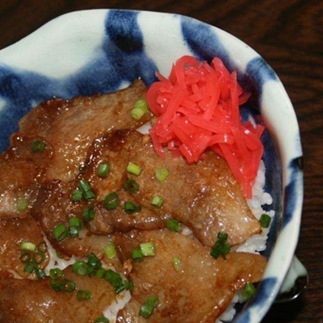 8月16日　　カルビ焼き丼