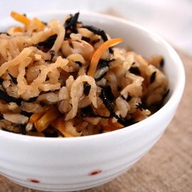 栄養満点☆よくばり炊き込みご飯♪「ひじきと大豆、切干大根の炊き込みご飯」