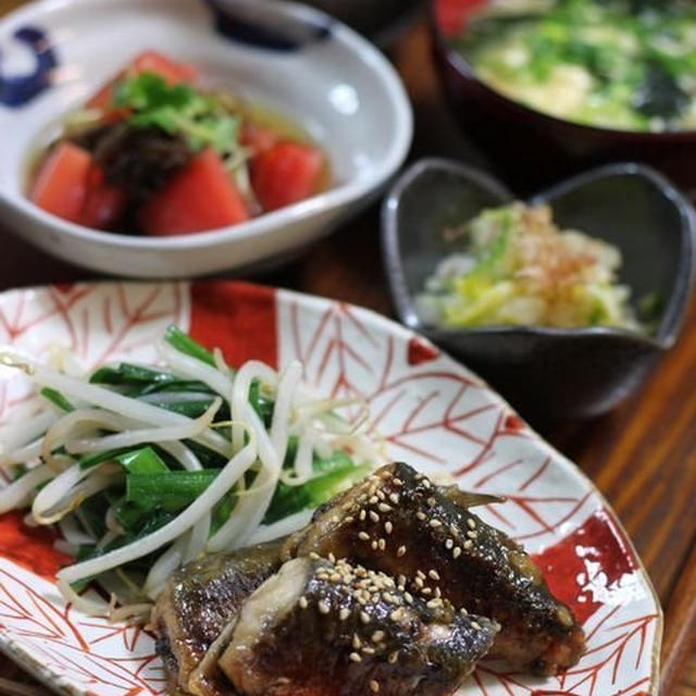 さんまの照り煮・トマトもずく酢の献立♪