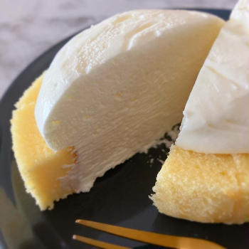 更年期が夜に寝るために！筋肉の成長【ローソン盛り過ぎチャレンジ】プレミアムロールケーキ