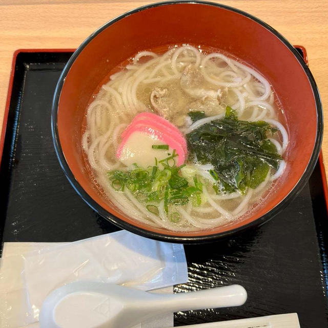 島根県　雲南市　旬香　商業施設コトリエット内にある地元の蕎麦粉の十割蕎麦や米粉100%麺田守り麺