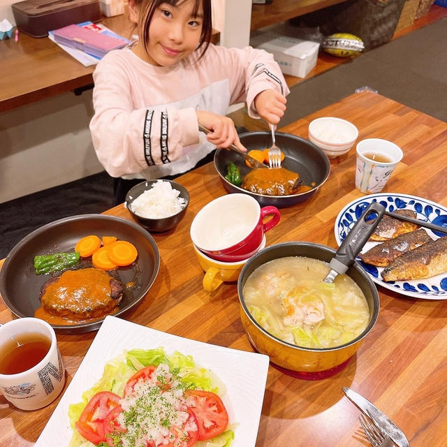 晩御飯はグレービーソースのハンバーグです！！