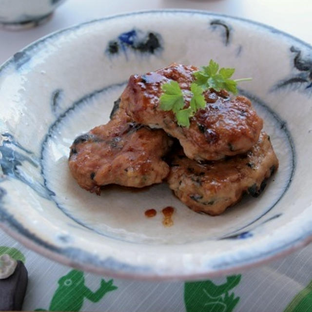 鶏わかめのつくねハンバーグ　さかさの海苔巻き
