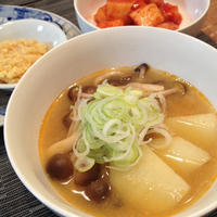 「じゃが芋ときのこの味噌チゲ」【スパイス大使】