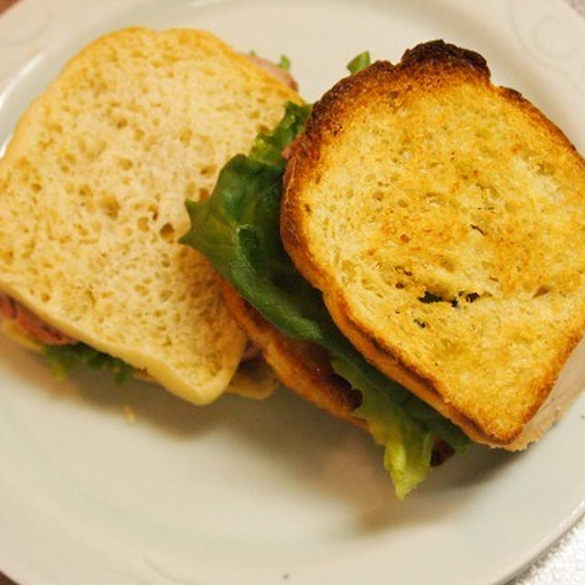 焼き塩豚のサンドイッチ