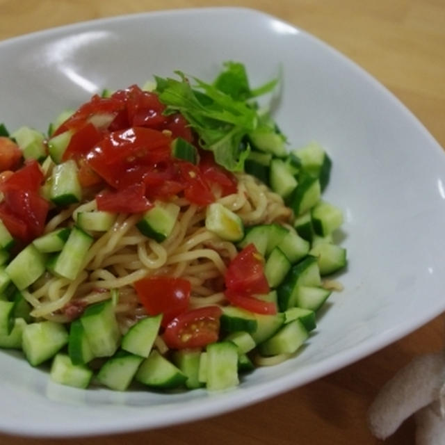 さっぱり美味しい☆塩ダレ冷やし中華　バラの花