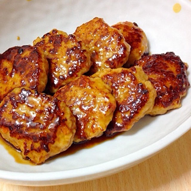 お煮しめなどの残りも入れて、ふんわり鶏つくね✨