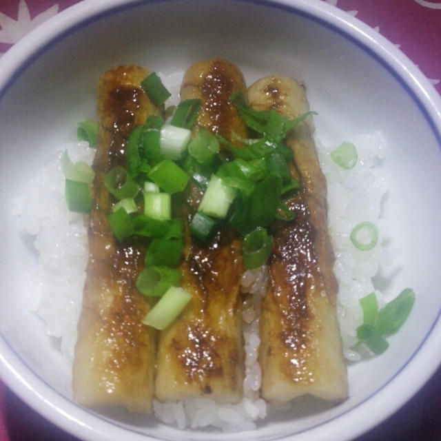 簡単どんぶり！焼きちくわのバターポン酢丼