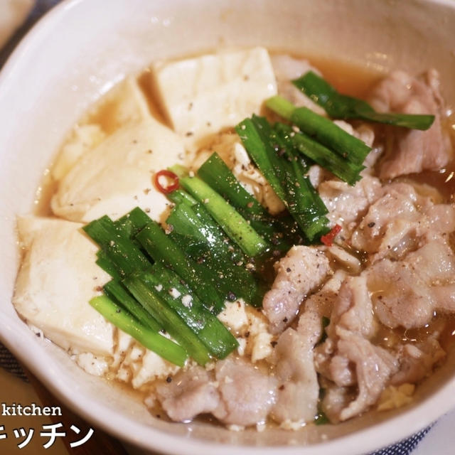 レンジだけで完成する『もつ鍋風肉豆腐』がハンパない美味しさ!!!ご飯もお酒も進みすぎる♪