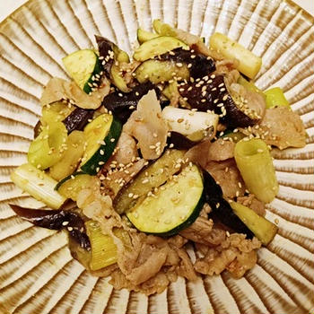 夏野菜のズッキーニとナスで☆豚肉とナスとズッキーニのピリ辛みそ♪