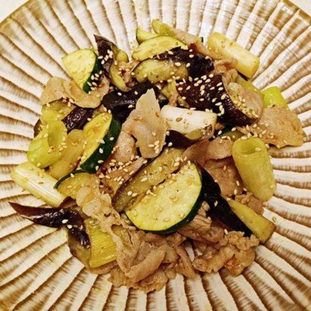 夏野菜のズッキーニとナスで☆豚肉とナスとズッキーニのピリ辛みそ♪