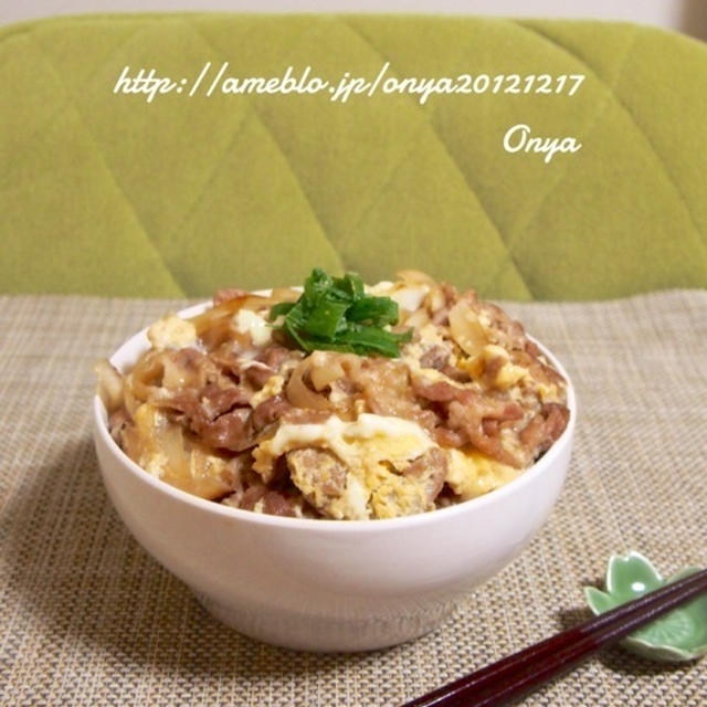 【簡単カフェ丼】胃袋掴む系！お肉がどどんと！親子丼風♪豚ロースの卵とじ丼♪