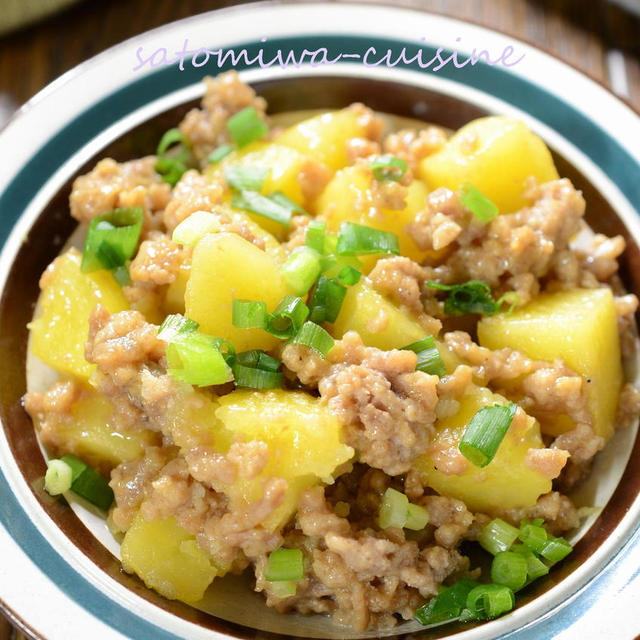 レンジで簡単【じゃが芋のそぼろ煮】ご飯に合う♬３step米粉レシピ！
