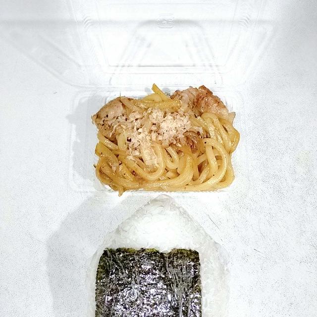 鉄板焼き屋さんをマネしてラードで焼く【焼きうどん】２月１７日（土）のお弁当