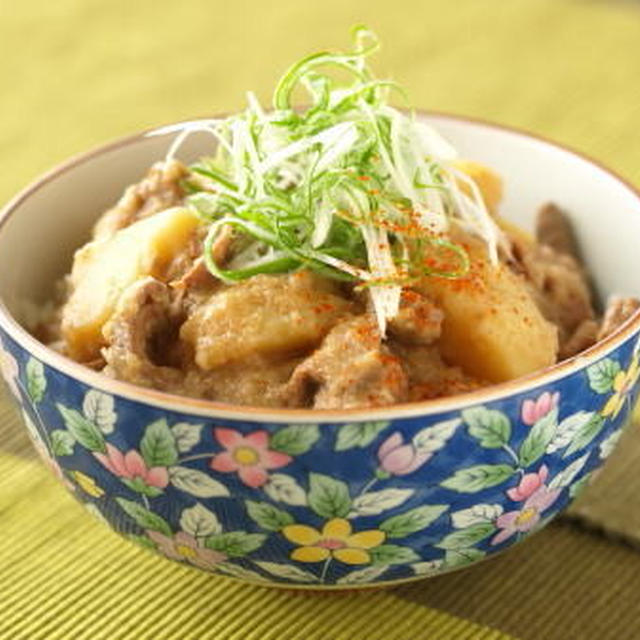 もつ煮込み丼、漢丼！