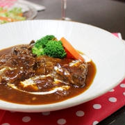 レシピ。～おかめ家の牛肉のデミグラスソース煮　ビーフシチューとも言う～