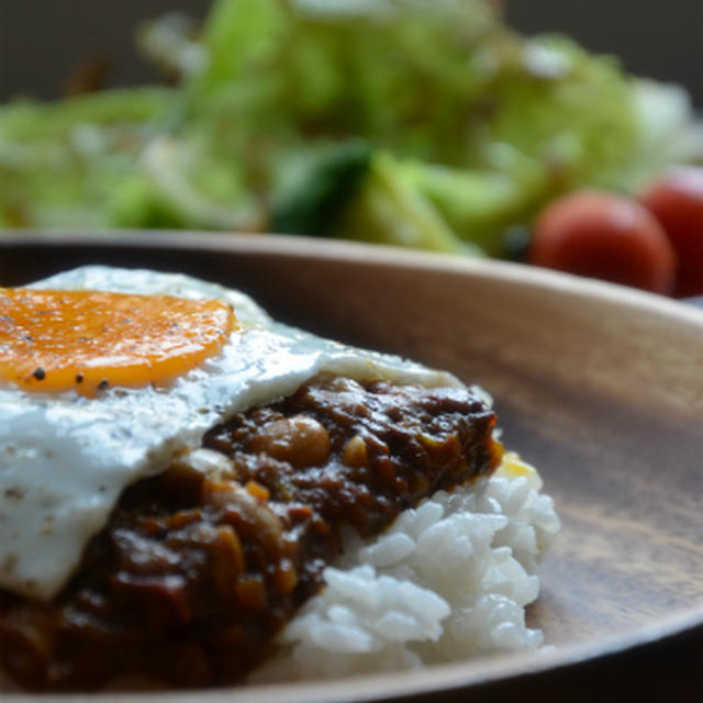 ストウブで「またまたドライカレー」
