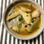 体が温まる、里芋、大根、蓮根の根菜のスープ