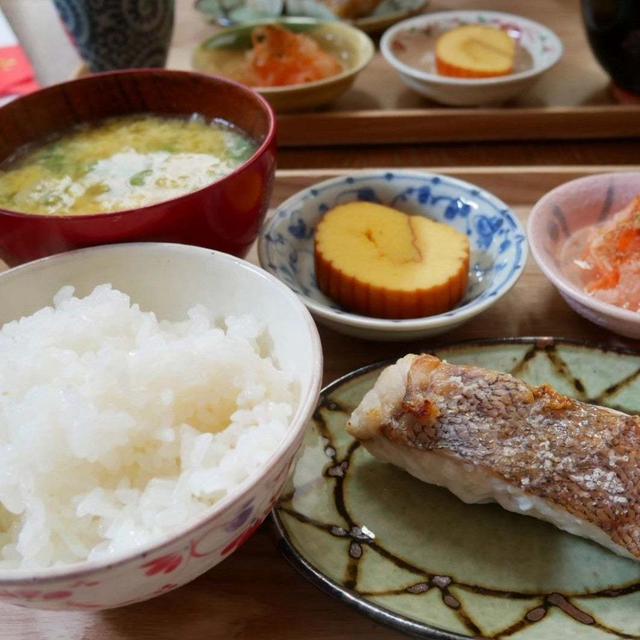 今日は七草がゆの日