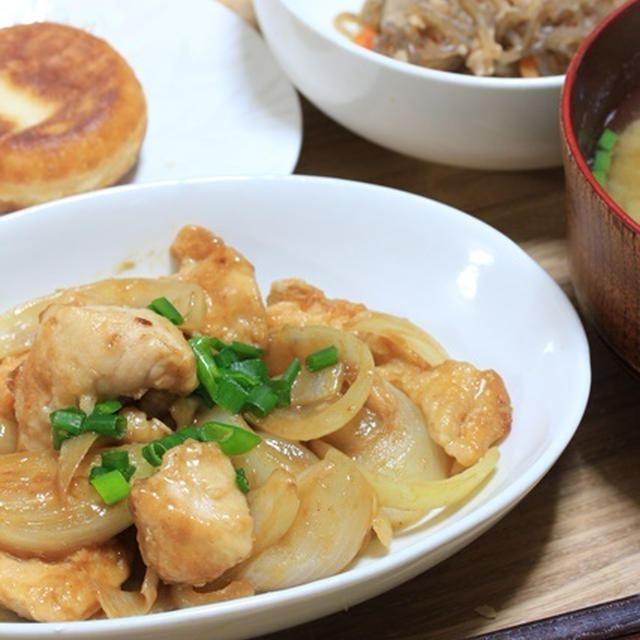 鶏胸肉と玉ねぎのオイスター炒め。☆さようならリラックマ