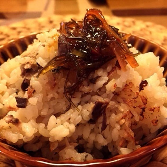 缶詰めを使おう！サバ缶とさんまの蒲焼炊き込みご飯