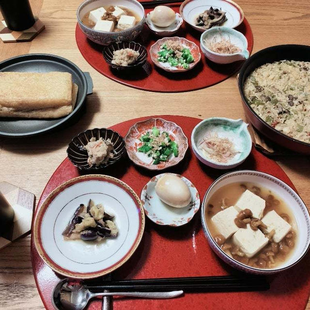 ありもん野菜の和風パエリアと栃尾揚げの肉味噌チーズ焼、小鉢6品で晩酌