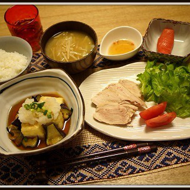 なんとも統一性のない晩御飯。Our Incoherent Dinner.