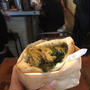 イスラエルのピタパンサンドでランチ