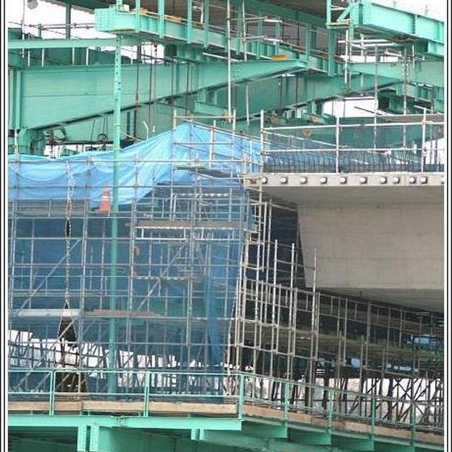 さがみ縦貫道　新昭和橋付近の架線工事風景／１２９号線の早朝の風景