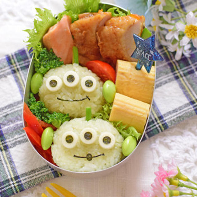 【キャラ弁】リトルグリーンメンのおにぎり弁当