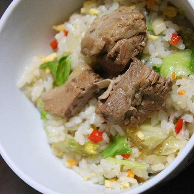 8月20日　　3種の茸と レタスの炒飯　豚バラ煮のっけ丼