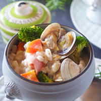 【酪農家さん応援牛乳レシピ・別茹でなし・簡単】もち麦入りヘルシーグラタンチャウダー